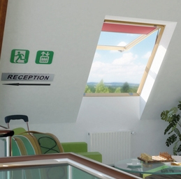 Мансардные окна Fakro - Серии - Окна с комбинированной системой открывания